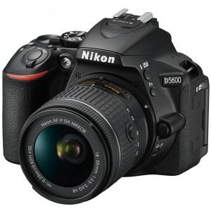 Nikon D5600 + AF-P 18-55 VR Kit