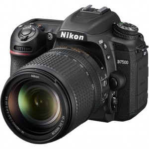 Nikon D7500 + 18-140VR